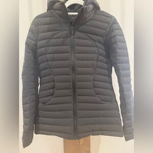 Lululemon olive zip jacket. Size 6. Great condition